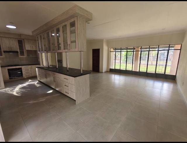 4 BEDROOM HOUSE FOR SALE IN SINOVILLE